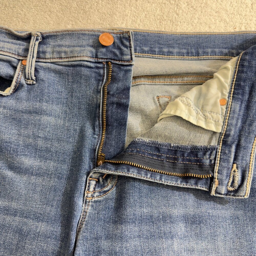 Mother The Weekender Fray Jeans Size 33 Medium Wash Denim Flared Leg Made In USA - Picture 3 of 13